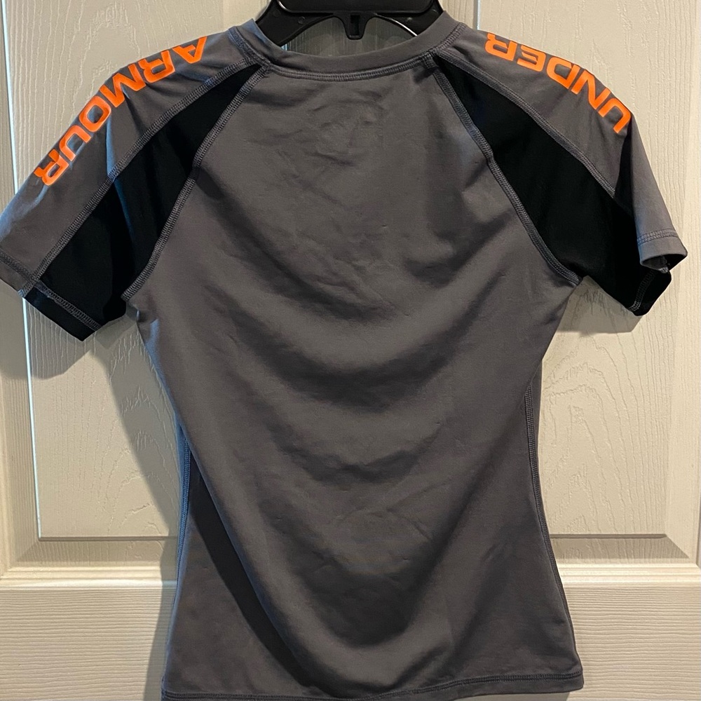Set of 3 Under Armour Boys Fitted HeatGear Tops Bundle Size:YMD - Picture 5 of 8